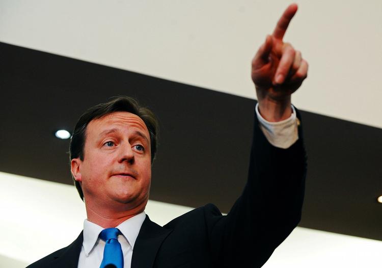 Den konservative leder David Cameron vil muligvis kunne bruge nordirske pladser i parlamentet, hvis ikke han selv skal skrabe et flertal sammen ved valget i morgen. 