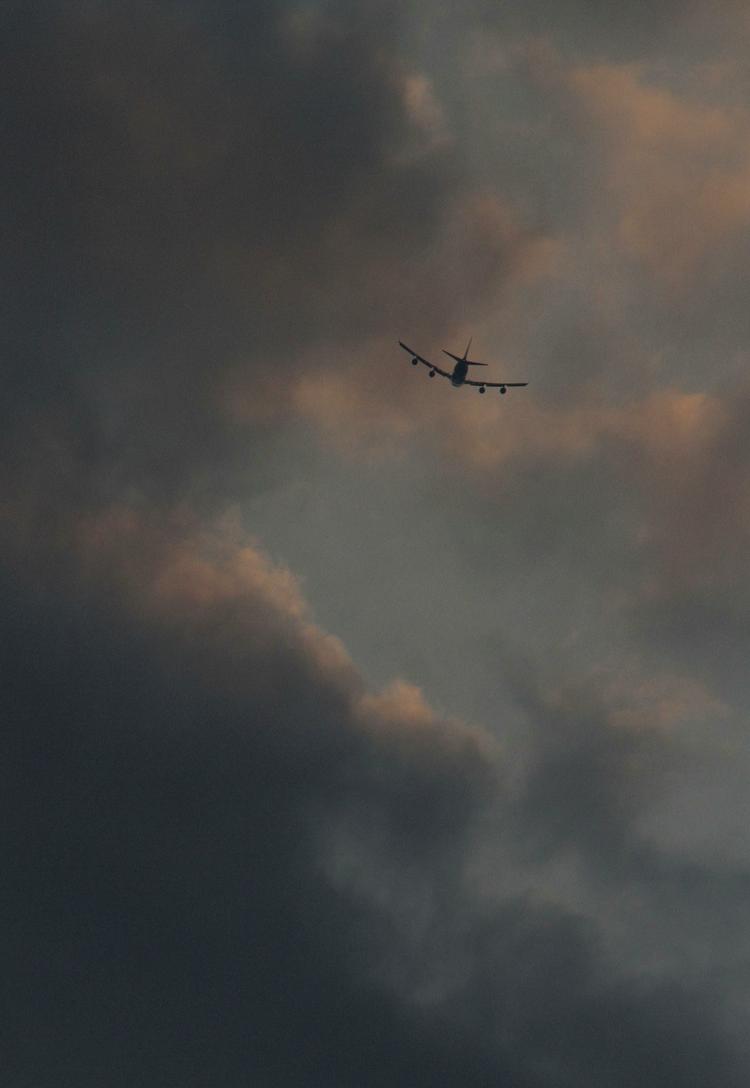 Flyvestop. Asken sætter efter alt at dømme en ny stopper for flytrafikken i dansk luftrum. 