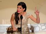En Oscar takker  alle for - men det er de færreste, der som Sandra  Bullock møder op og holder tale, når  de modtager det modsatte, en  'Razzie'-pris for elendigt skuespil. Foto: AP 