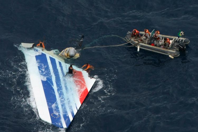 Styrt. Efter 10 måneders søgen er det lykkedes at lokalisere de sorte bokse fra det Air France-fly, der styrtede ned i havet ud for Brasilien. Arkivfoto. 