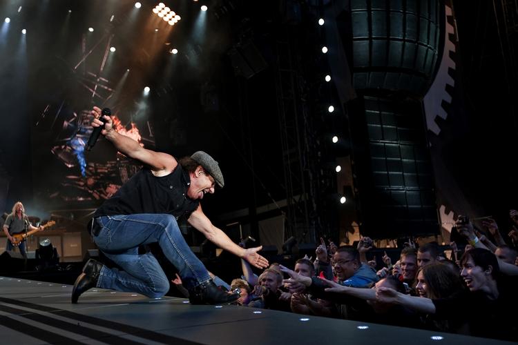 Hit. Brian Johnson og de øvrige gamle australske veteranrockere kan endnu. Om en måneds tid kan de opleves i Horsens. Arkivfoto. 