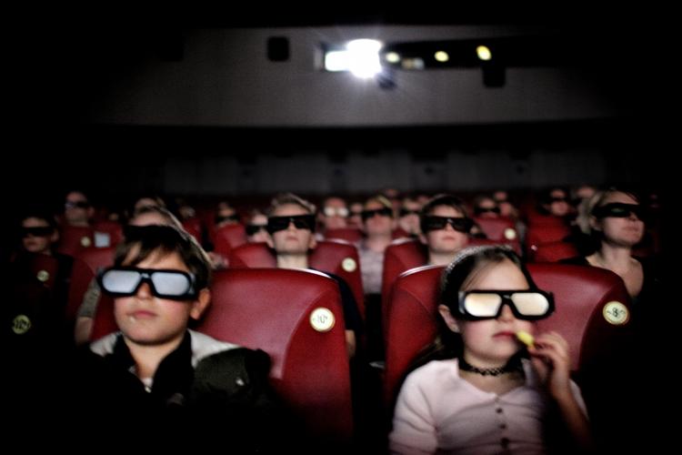 standard. 3D bliver standard på store tv-skærme fra 2015, idet den nødvendige chip i sig selv koster forholdsvis lidt. 