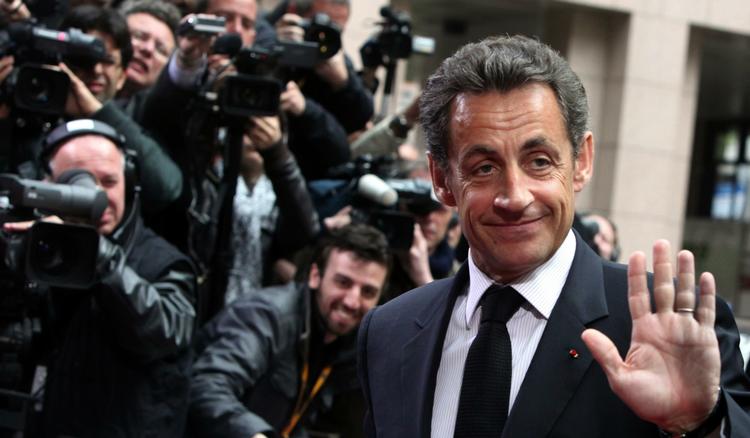 Krisetopmøde. Frankrigs præsident Nicolas Sarkozy ankommer til topmøde i Bruxelles mellem eurozonens stats- og regeringsledere. 