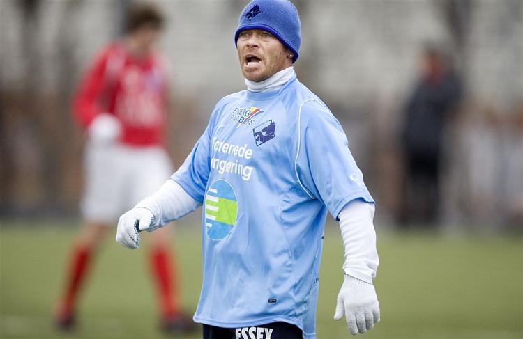 Med udgangen af 2007 indstiller Tøfting karrieren. 