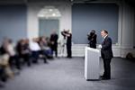 Udskældt. Løkke - der her ses på sit ugentlige pressemøde forleden - er under nye angreb i efterlønsdebatten. 