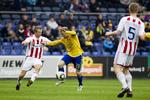 agressivt. Brøndby virkede fuld af energi fra start og pressede AaB i bund over store dele af kampen. 