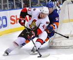 elegant. Peter Regin i aktion for sin NHL-klub Ottawa Senators. Arkivfoto. 