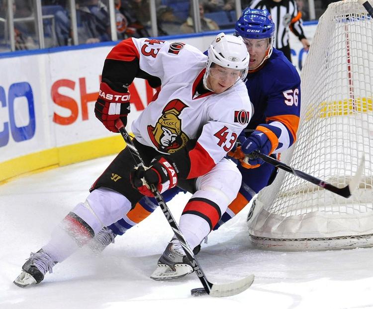 elegant. Peter Regin i aktion for sin NHL-klub Ottawa Senators. Arkivfoto. 