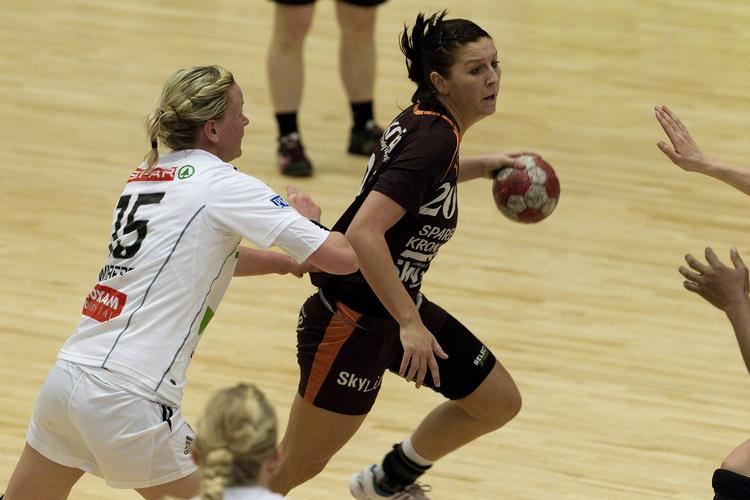Revanche. Randers' Camilla Dalby får chancen for at hjemføre EHF Cup-trofæet, når holdet tager imod spanske Elda Prestigio på torsdag. (Arkivfoto) 