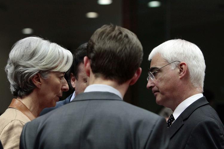 Topmøde. Finansministrene fra Frankrig og Storbritannien, Christine Lagarde og Alistair Darling, drøfter nødhjælpspakken. 