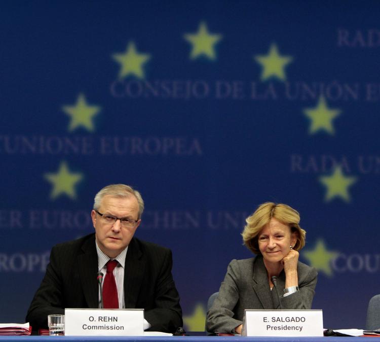 KRISE. EU vedtog i nat en gigantisk lånepulje, der skal sikre ro, når de finansielle markeder åbner her til morgen. 