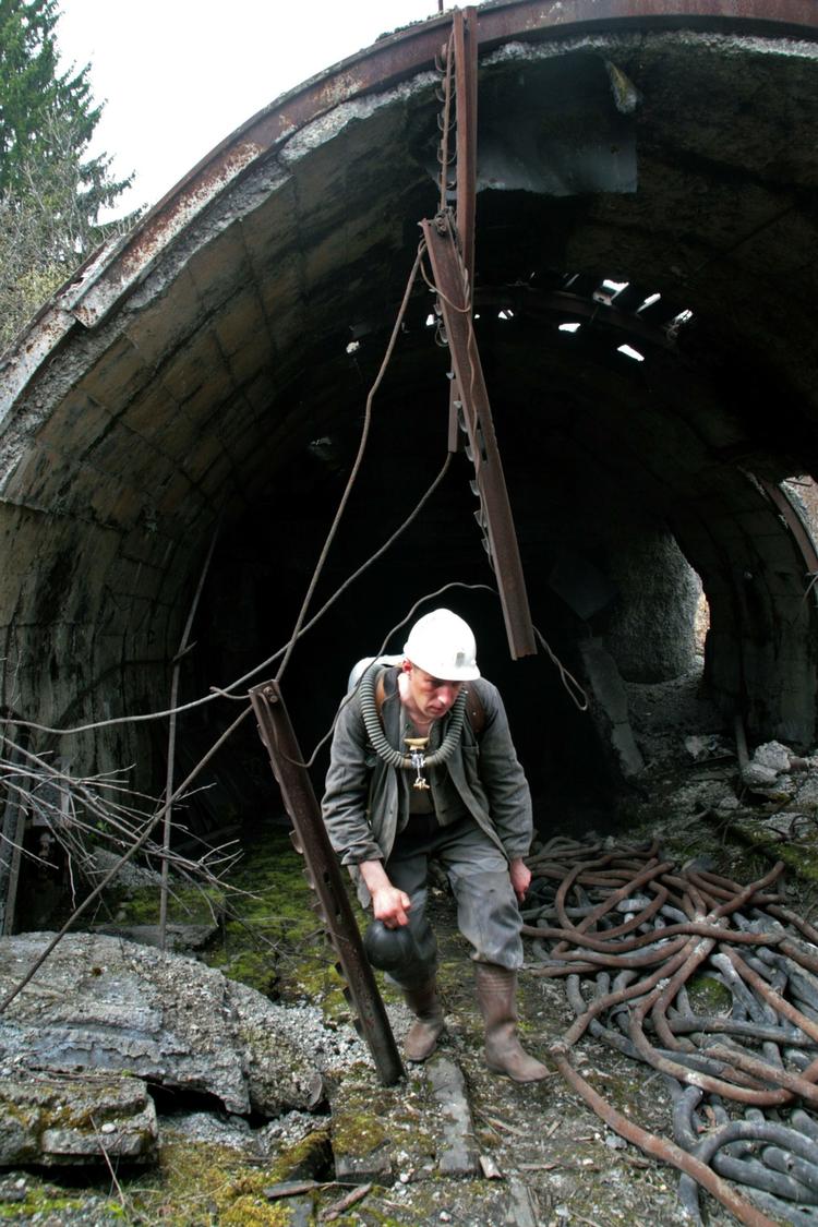 EKSPLOSION. Redningsfolk frygtes omkomne efter ny eksplosion i mine. 