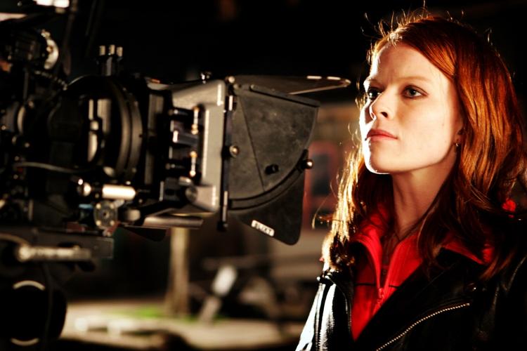 Reumert-pris. Skuespiller Signe Egholm Olsen har netop modtaget prisen som årets kvindelige skuespiller, samme dag som hun fylder 30 år. 