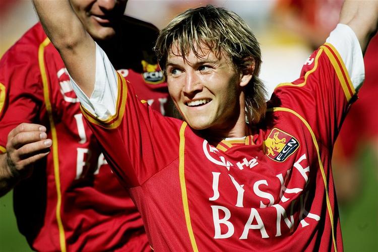 Mads Junker havde stor succes om angriber i FC Nordsjælland, men siden skiftet til hollandske Vitesse har han tilbragt mere tid på bænken end foran modstandernes mål. 