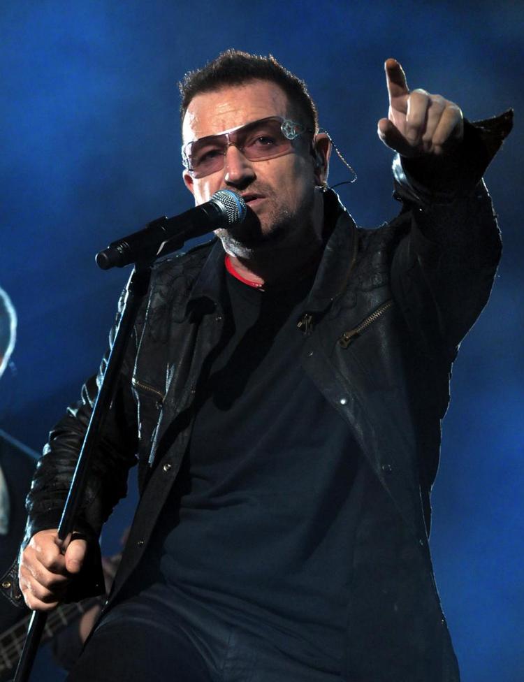 generøs. Bono gør meget for at 'dele' sin musik med publikum. Her i Las Vegas i fjor. Foto: Brian Jones/AP 