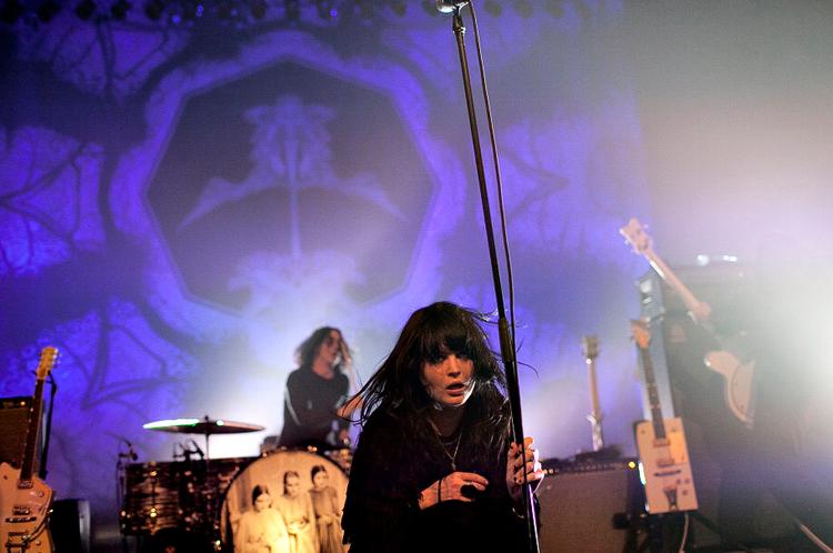 På The Dead Weathers andet album bliver visionen for Alison Mosshart og Jack Whites fritidsprojekt mere klar. Arkivfoto: Miriam Dalsgaard 