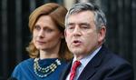 Labour-leder og premierminister Gordon Brown træder tilbage med øjeblikkelig virkning. 