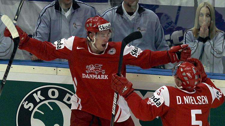 Startskud. Stefan Lassen mål mod USA sendte ishockeyfeberen på kogepunktet i Danmark. Nu vil fansene til Köln. Arkivfoto. 