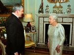 Den afgående premierminister Gordon Brown i afskedsaudiens hos Dronning Elizabeth på Buckingham Palace. 