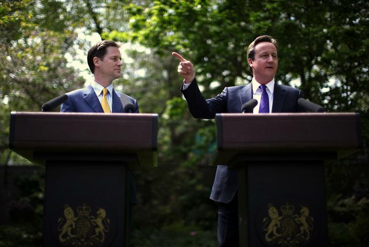 VALGKAMP. Cameron og Clegg stod i dag frem sammen for første gang. 