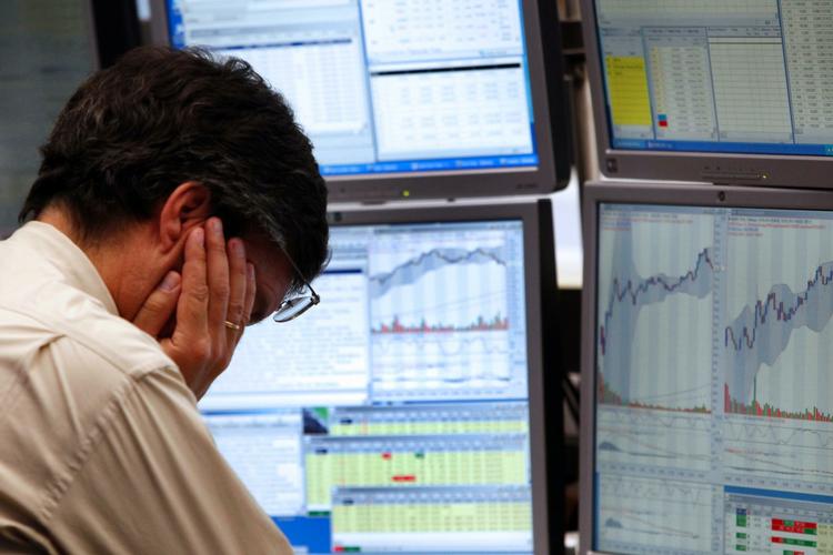 Krise. Aktieanalytikerne verden over - her i Frankfurt, Tyskland - har haft nogle hårde uger, og krisen har gjort de danske vælgere mere skeptiske over for euro'en. 