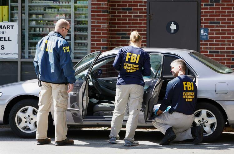 Ransagninger. FBI har i dag foretageten række ransagner i forbindelse med terrorbomben på Times Square for to uger siden. 
