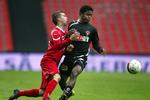 POKALVINDER. Izunna Arnest Uzochukwu fik ved et par lejligheder oplevet Andreas Laudrups finter på nærmeste hold, men fik da også bremset den unge FC Nordsjælland-spiller. 