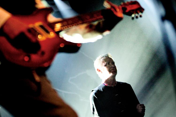 C.V. Jørgensen på scenen i Portalen i Greve. 