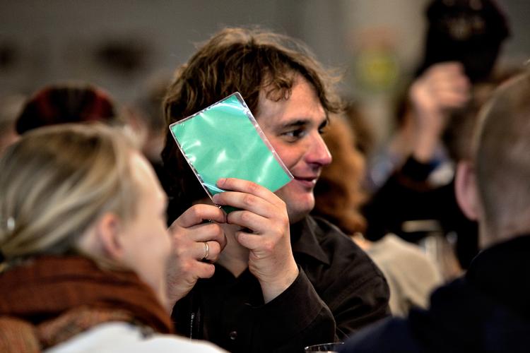 OPPOSITIONSJUBEL. Enhedslisten mulighed for et ja til en rød finanslov, får ros med på vejen fra S og SF. 