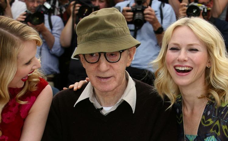 pressemøde. 74-årige Woody Allen mellem Lucy Punch og Naomi Watts i forbindelse med visningen af 'You Will Meet a Tall Dark Stranger', der er med uden for konkurrence i Cannes. 