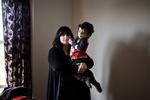 Alene. Savan fra Ringsted blev familiesammenført til Danmark i 2002. Hun har et barn og er gravid med nummer to. For en måned siden blev hendes mand tvangsudsendt til Bagdad. 