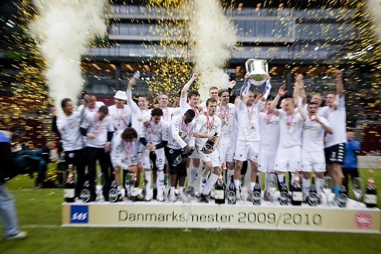 medalje-reprise. For andet år i træk var der guld til FCK - og sølv til OB og bronze til Brøndby. 