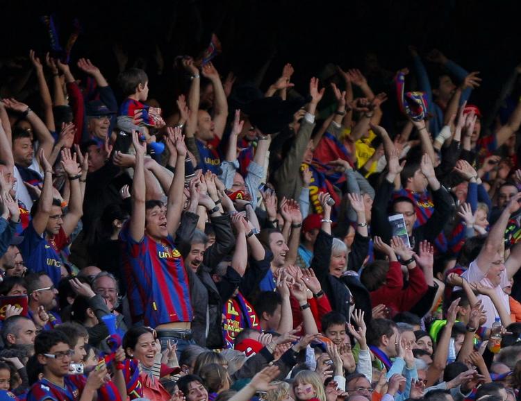 Fest. De næsten 100.000 på Camp Nou havde en fremragende aften. 