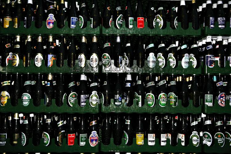 Udskiftning. Ølstrejken bekymrer ikke Carlsbergs samarbejdspartnere. De sælger bare anden øl i stedet. 