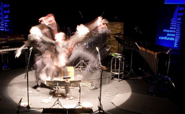 Live-performance. Onsdag aften leverer performance-gruppen Trama hyper-elektronisk interaktiv live-koncert på Husets scene. 