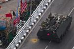 Konfrontation. Nye kampe synes uundgåelige, da Thailandsk militær til morgen lokal tid omringede Rødskjorternes lejr. 