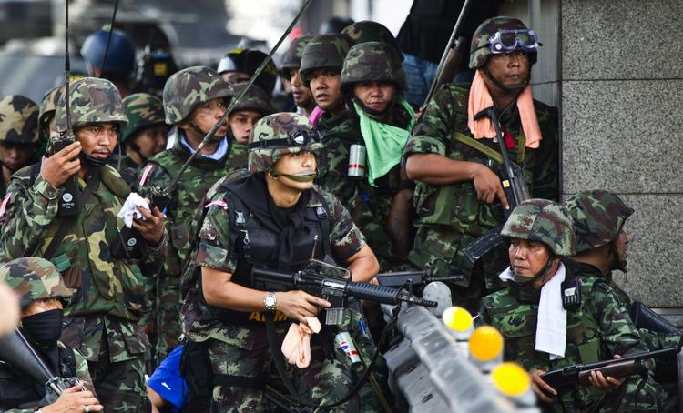 Militæroperation. Thailandske soldater stormede i nat 'Rødskjorternes' lejr. 