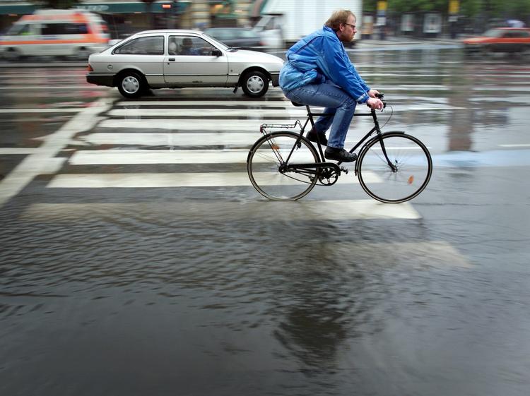 Cyklister i København kan nu sende en klage til kommunen over forhold, der driller på cykelvejen. Det nytter dog nok ikke noget at klage over vejret. 