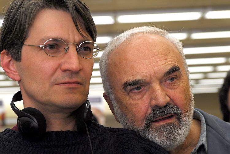 Tjekket duo. Jan og hans far, Zdenek Sverak, har stor succes i Tjekkiet med snart sagt alle genrer inden for filmmediet. De er ikke bange for at eksperimentere, hvilket er tydeligt i den særprægede dukkefilm, de viser på årets festival i Cannes. 