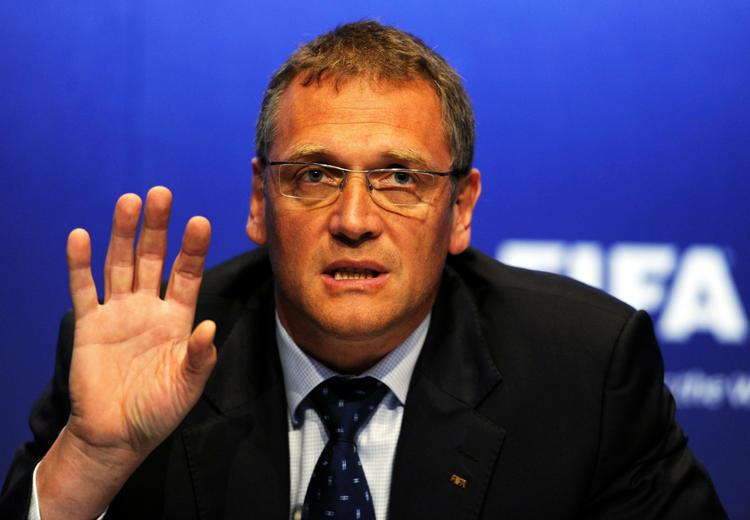 TERRORFRI. Der er ingen efterretningstjenester, der har informeret det internationale fodboldforbund, Fifa, om de formodede terrorplaner mod Danmark og Hollands landshold, sig generalsekretær Jerome Valcke. 