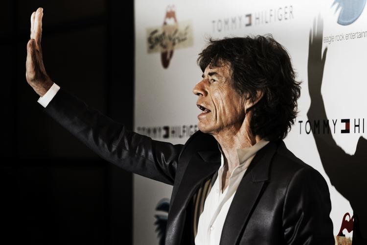 Jagger. Kim Foss har været til yacht-party med Mick Jagger, der er i Cannes i forbindelse med premieren på Stephen Kijaks Rolling Stones- dokumentar. 