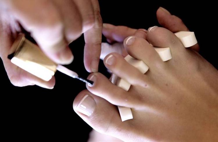 En fransk pedicure kan give fødderne et rent og velplejet udseende. 