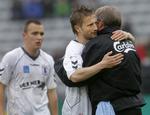 trøstekram. I søndags var Martin Jørgensen og massøren Allan Poulsen i hver sin lejr under AGF-OB, men nu er de genforenet i VM-lejren. 