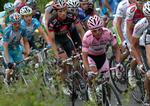 Førertrøje. Team Saxo Banks australier Ritchie Porte skal på en alvorlig klatretur for at bevare den lyserøde førertrøje. 