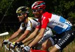 Andy Schleck (th.) sammen med Mark Cavendish under første etape af Tour of California. 