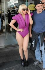 Blitz. Juni 2009. Popstjernen Lady Gaga i en lilla bodystocking ved Toronto International Film Festival. Og pludselig kender hele modeverdenen det danske mærke Vilsbøl de Arce ( Arkivfoto) 