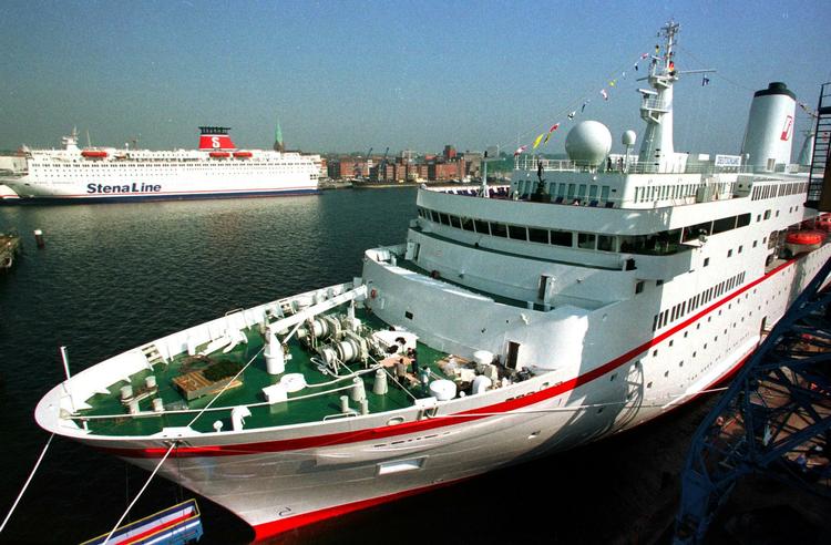 Drømmeskib. 'Deutschland' er blevet kendt som hjemsted for den tyske tv-serie 'Das Traumschiff'. 