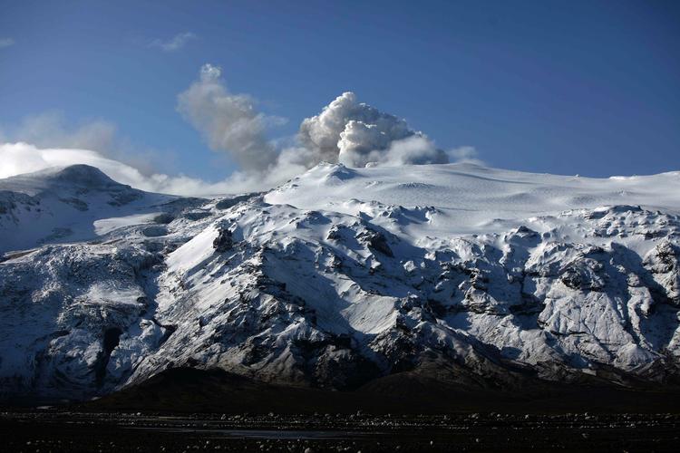 Stilstand. Den islandske vulkan Eyjafjallajökull synes at være faldet til ro. 