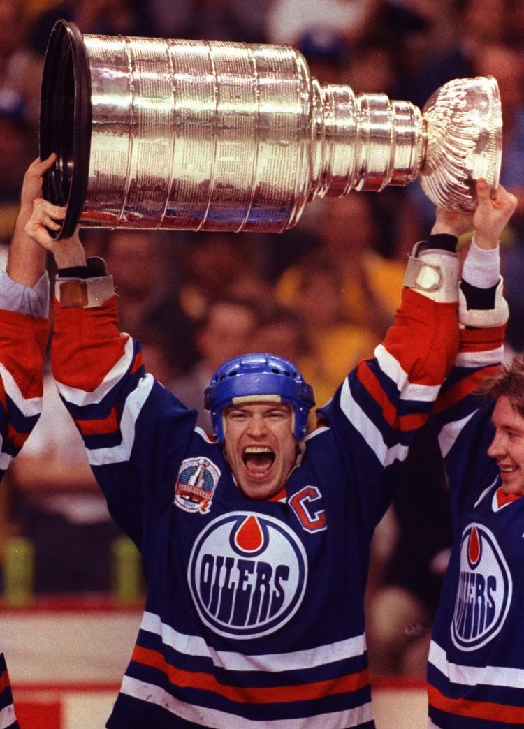 stort. Stanley Cup-trofæet er 90 centimeter højt og vejer 15 kilo. Arkivfoto. 
