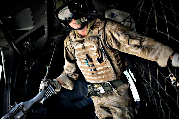 Krig. Lars Møller skriver om, hvad krigen gør ved danske soldater. 